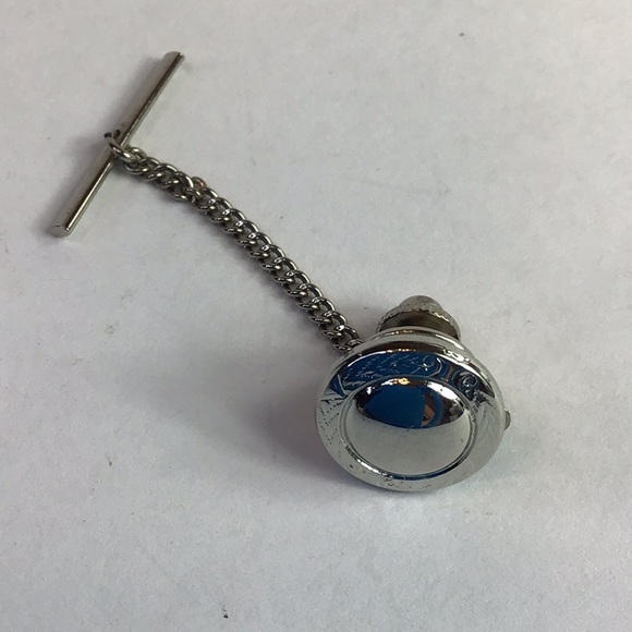 Silvertone engraved tie tac EUC - Picture 2 of 2